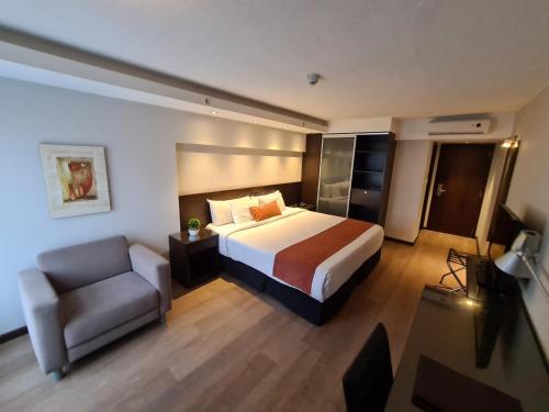 Crystal Tower Hotel image