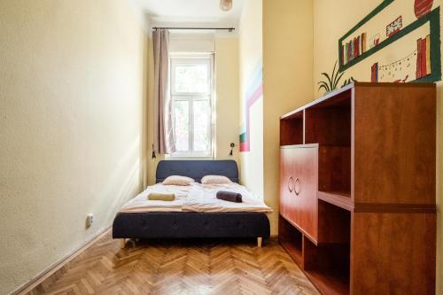 2 twin beds