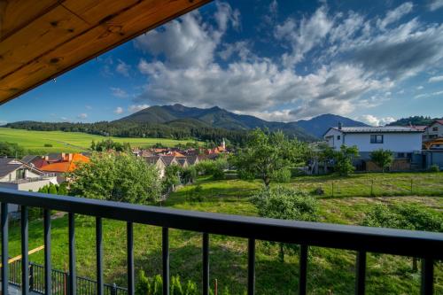 ทัศนียภาพ, Apartments Pemikas I in ปลอสติน