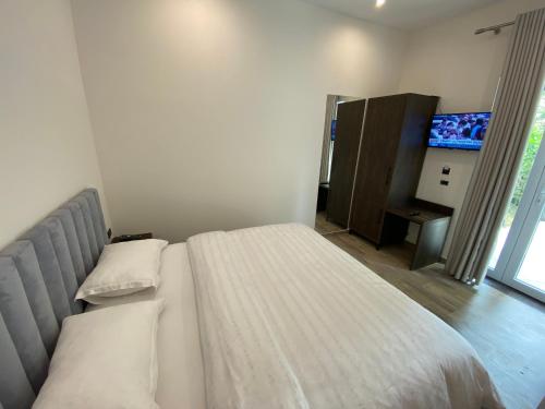 Venis Hotel, Tirana (photo 3)