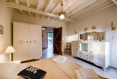 Quadruple Room with Garden View image 5