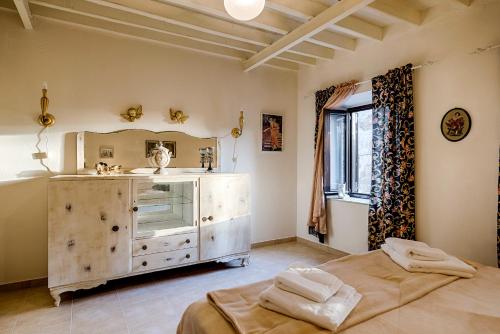 Quadruple Room with Garden View image 8