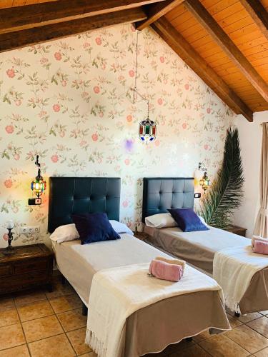 VILLA NABRISA MARBELLA 5 BEDROOM PRIVATE POOL GARDEN BBQ - image 7