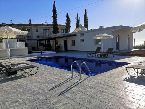 X.D Paisiou Villa