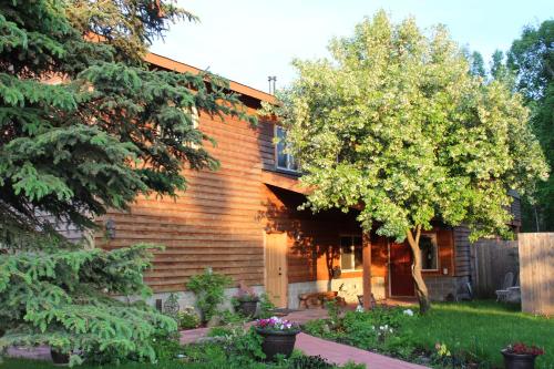 Maria's Creekside B&B - Accommodation - Anchorage