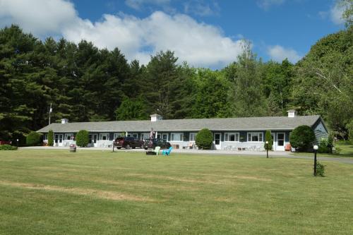 Governors Rock Motel in Shaftsbury, USA