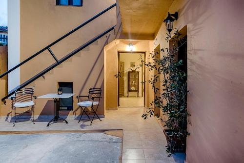 Quadruple Room with Garden View image 10