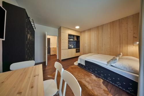 1 double bed, 1 sofa bed
