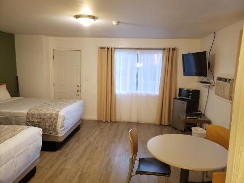 Deluxe Inn