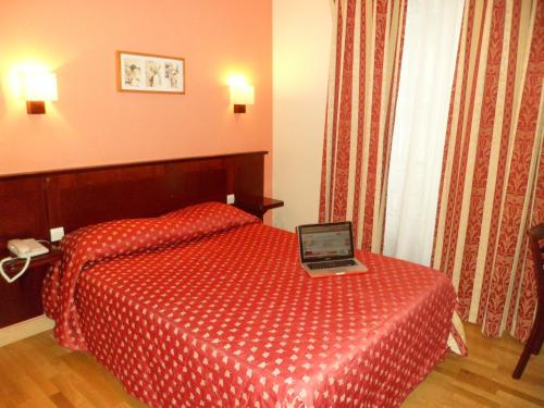 Hôtel De Paris Opera - image 3