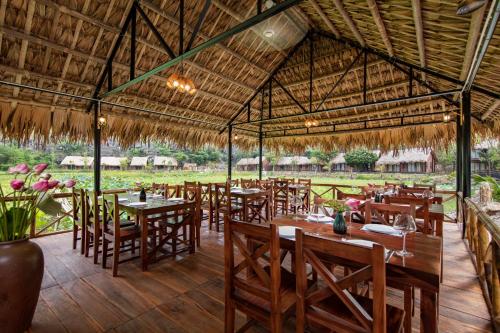 Muong Village Ninh Binh - 레스토랑