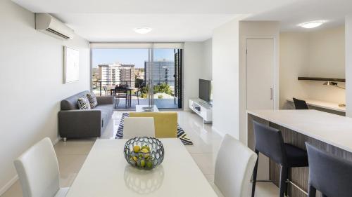 Oaks Brisbane Woolloongabba Suites - image 4