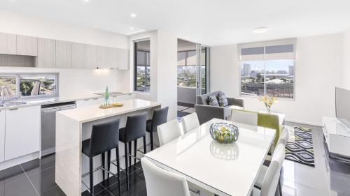 Oaks Brisbane Woolloongabba Suites