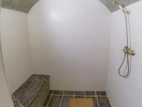 Pilot Hotel - image 2