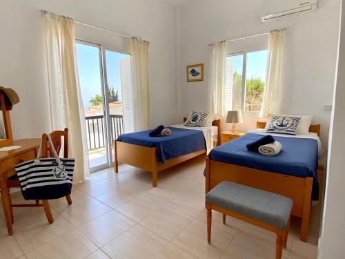 VILLA ALICIA with priv pool, beautiful garden and shady veranda- 5 min to the beach, Peyia (foto 10)