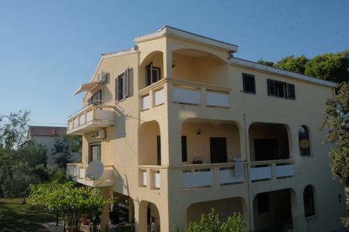 Apartmani Bosiljka - Location saisonnière - Nin