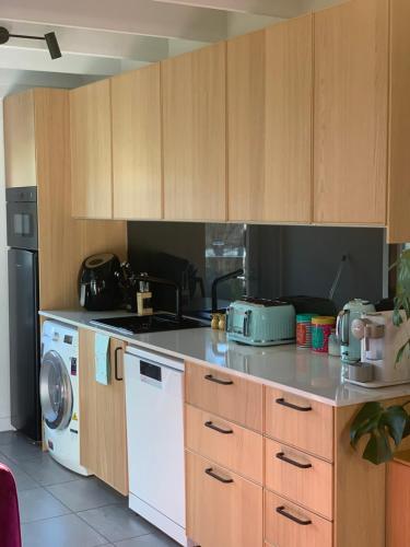 Sorrento Back Beach Apartment at Oceanic Apt 7 in ซอร์เรนโต