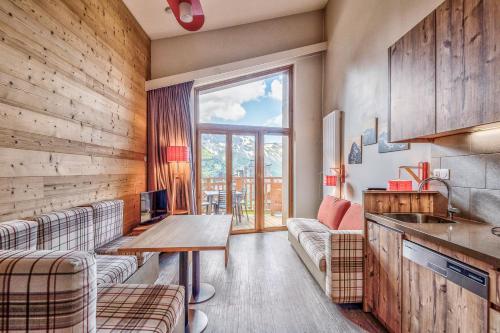 Prestige One-Bedroom Apartment (5 People)