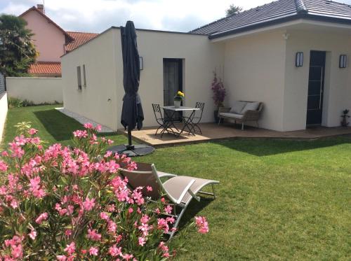 Du Côté de Chez Paule, chambre avec entrée indépendante et salle d'eau privative chambre d'hôte Salles-Adour