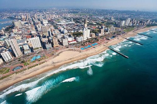 Beach, Bayside Hotel & Self Catering 110 West Street in Durban City Center
