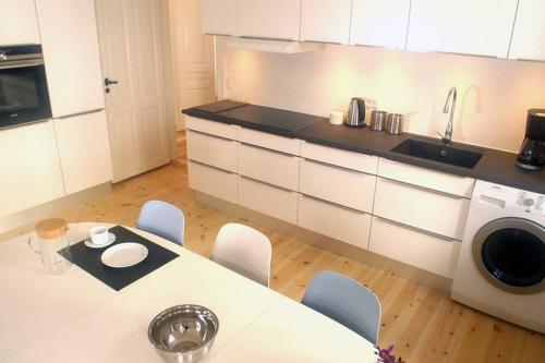 Next to New Harbor / 3 BR & 2 Bath Rooms, Copenhagen (photo 7)