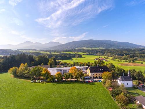 Haus Chiemgau - Kolping-Familienhotel - Hotel - Teisendorf