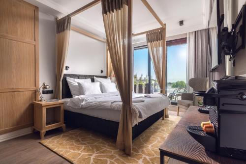 1 queen bed