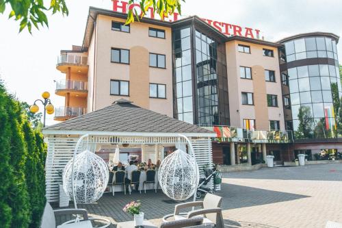 Hotel Mistral - Marki