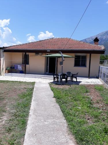  1 Familienferienhaus in Angítis