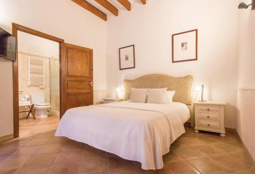 Petit Hotel Alaro 4