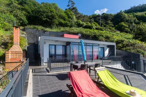  Villa Ocean View, Unterkunft in Porto Moniz