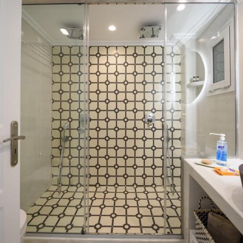 Villa Renos Hotel - image 12