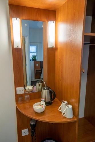 Redwings Lodge Solihull - image 8