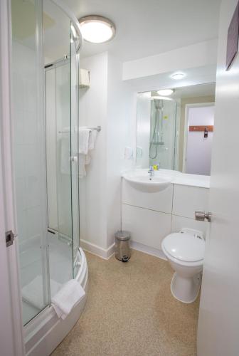 Redwings Lodge Solihull - image 6