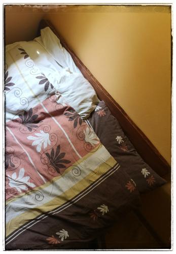 1 double bed, 1 twin bed