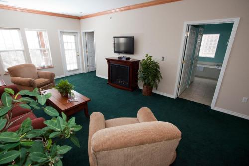 25975665 Palace View Resort by Spinnaker