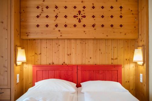 1 double bed, 1 twin bed, 1 bunk bed