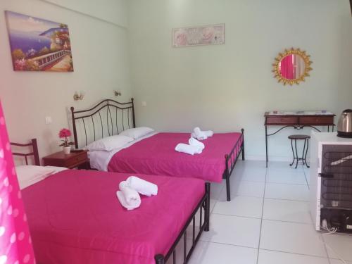  Paradise Studio Corfu, Unterkunft in Benitses