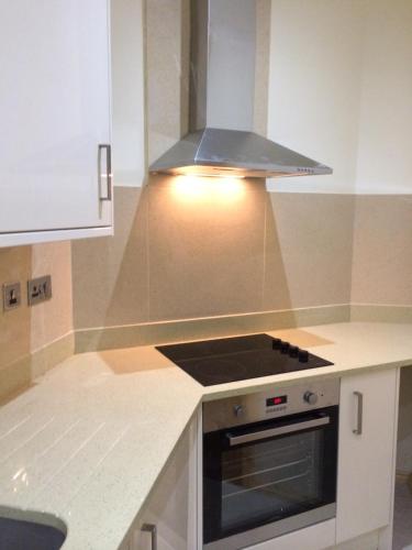 Kitchen, Fountain Hotel in Greater London North