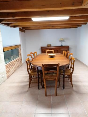 Létesítmények, CAHORS SUD : Maison quercynoise avec vue sur place du village in Castelnau-Montratier