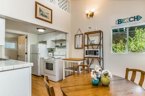 Cottage by the Bay - main image