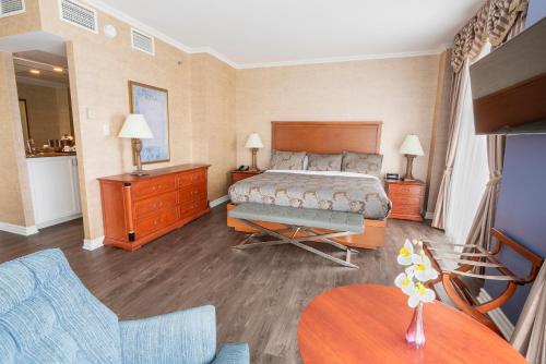 Suite with Panoramic City View, 1 King