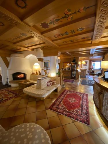 Folgaria Post Hotel - 로비