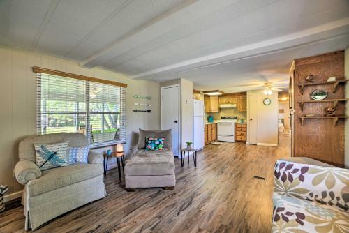 Murray Getaway with Deck Near Fishing and Boating! in Murray, USA