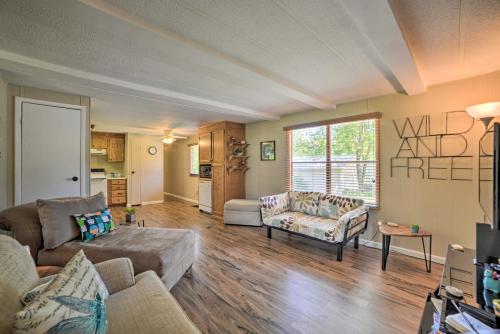 Murray Getaway with Deck Near Fishing and Boating! in Murray, USA