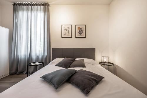 Emilia Suite Essence Emilia Suite Essence