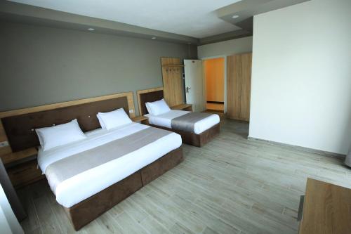 HOTEL REAN - image 10