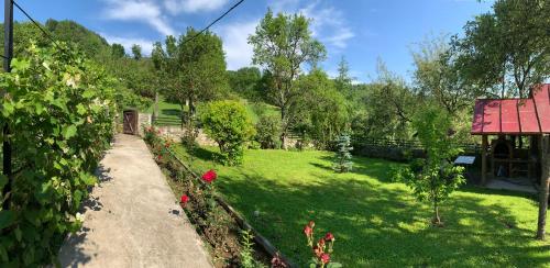 Casa Livada cu Meri Casa Livada cu Meri