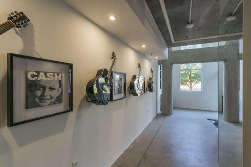 Luxe + Modern Johnny Cash Inspired Executive Condo in Nashville, USA