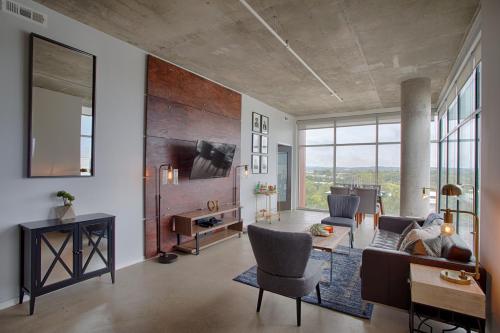 Gaze at Sprawling Green Vistas Through Walls of Windows in Nashville, USA